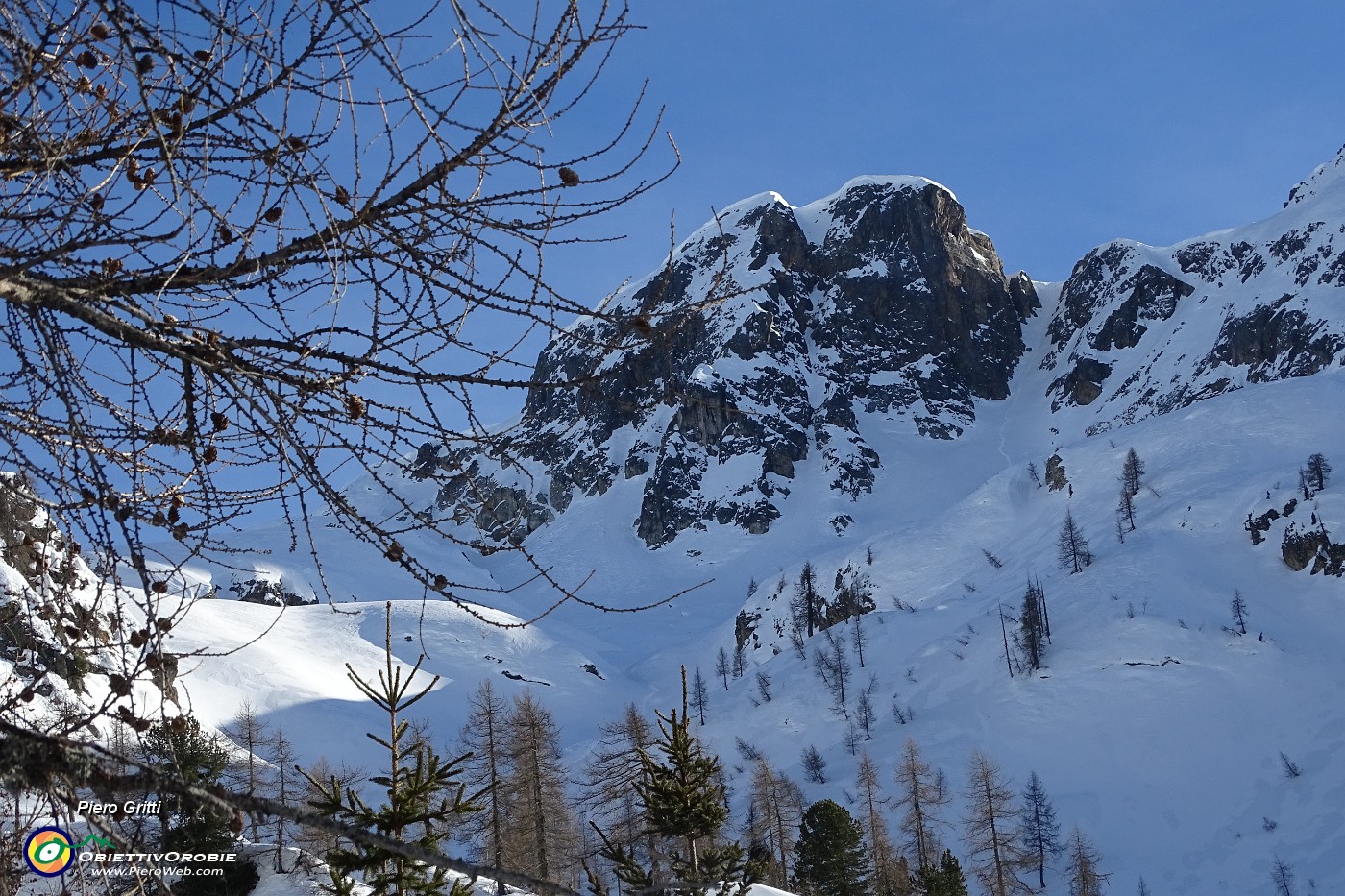 84 Zoom sul Cabianca e il suo canale di salita invernale.JPG